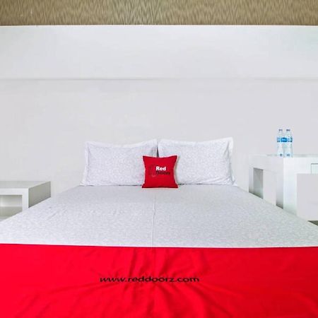 Reddoorz @ Pulomas Hotel Jakarta Eksteriør billede